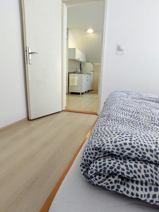 A1 - Airport Belgrade Apartment Екстер'єр фото