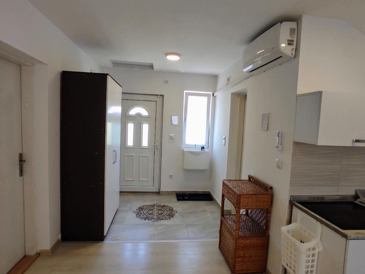 A1 - Airport Belgrade Apartment Екстер'єр фото