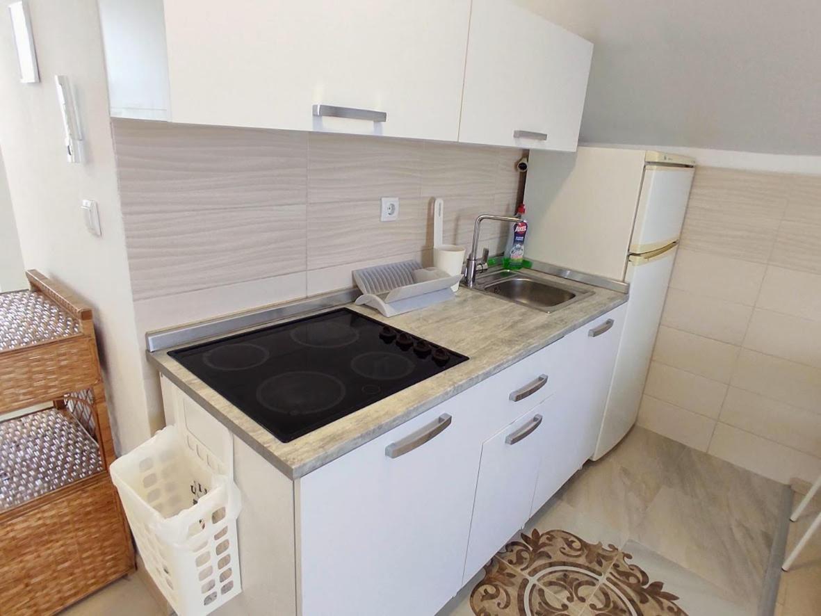 A1 - Airport Belgrade Apartment Екстер'єр фото