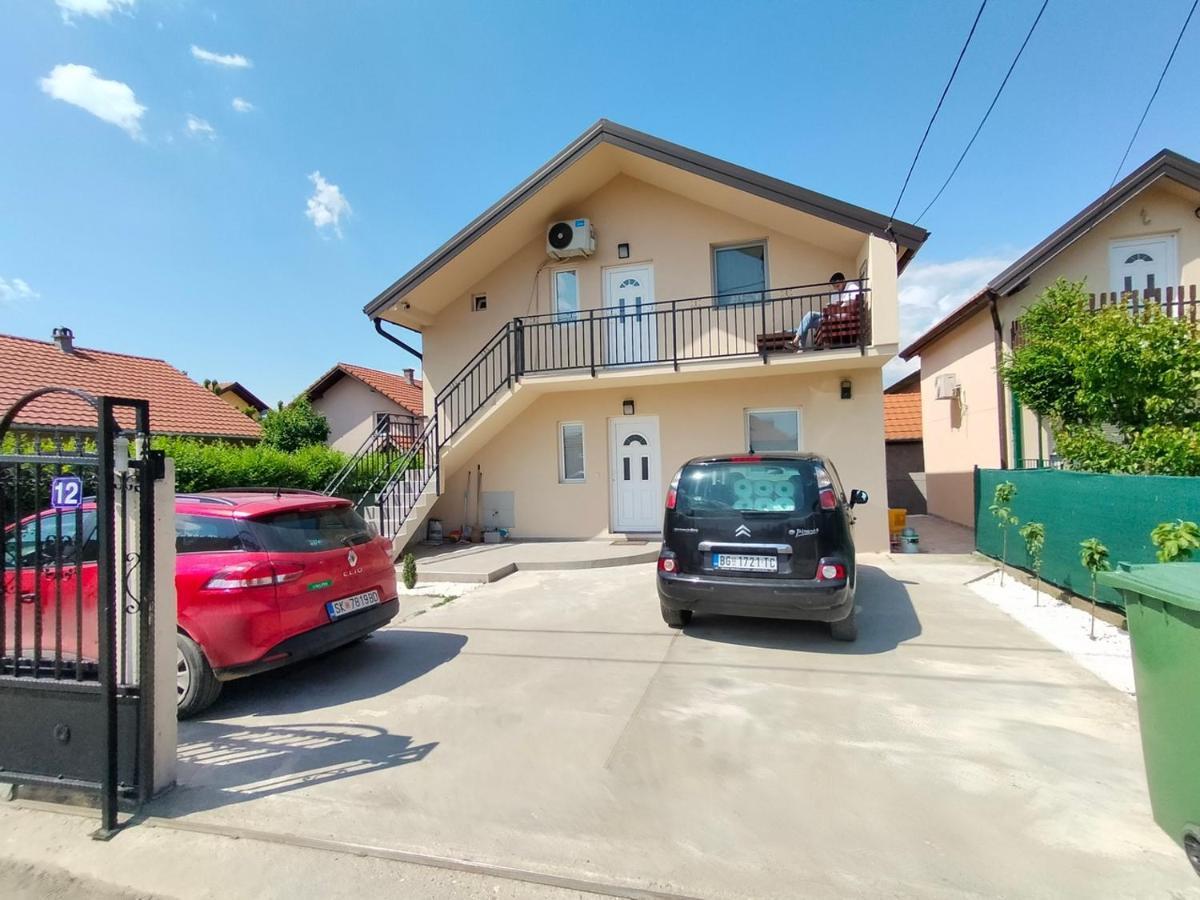 A1 - Airport Belgrade Apartment Екстер'єр фото