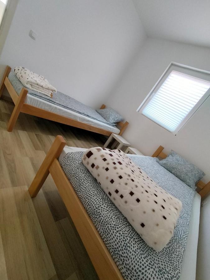 A1 - Airport Belgrade Apartment Екстер'єр фото