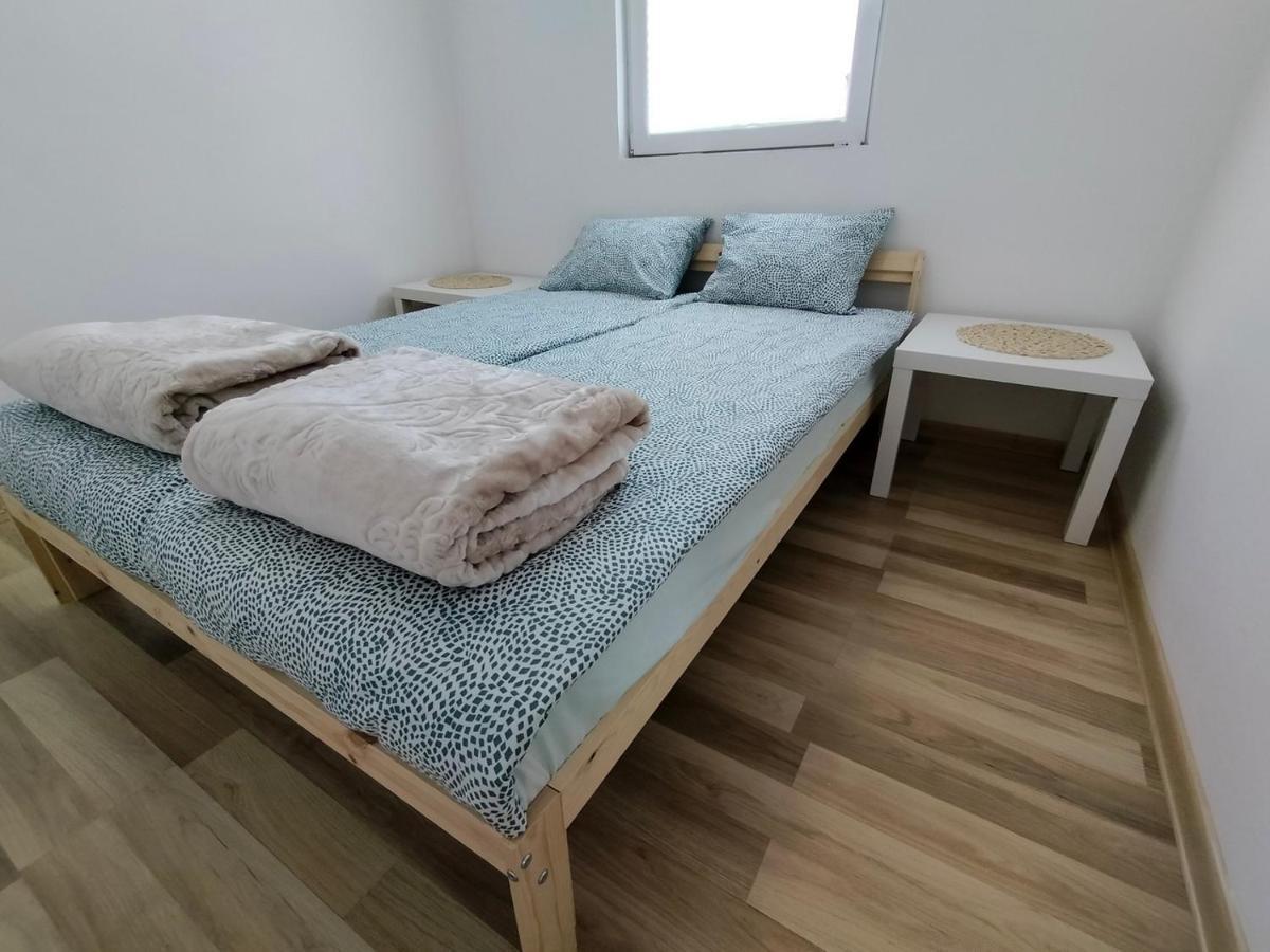 A1 - Airport Belgrade Apartment Екстер'єр фото