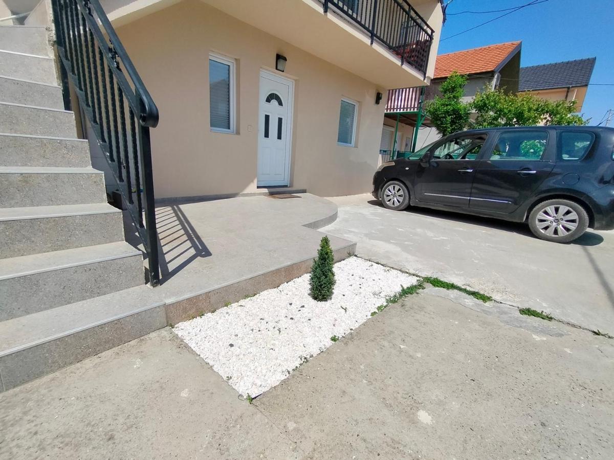 A1 - Airport Belgrade Apartment Екстер'єр фото