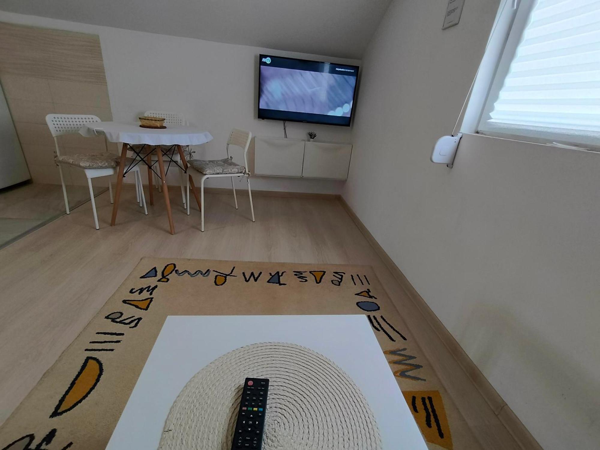 A1 - Airport Belgrade Apartment Екстер'єр фото