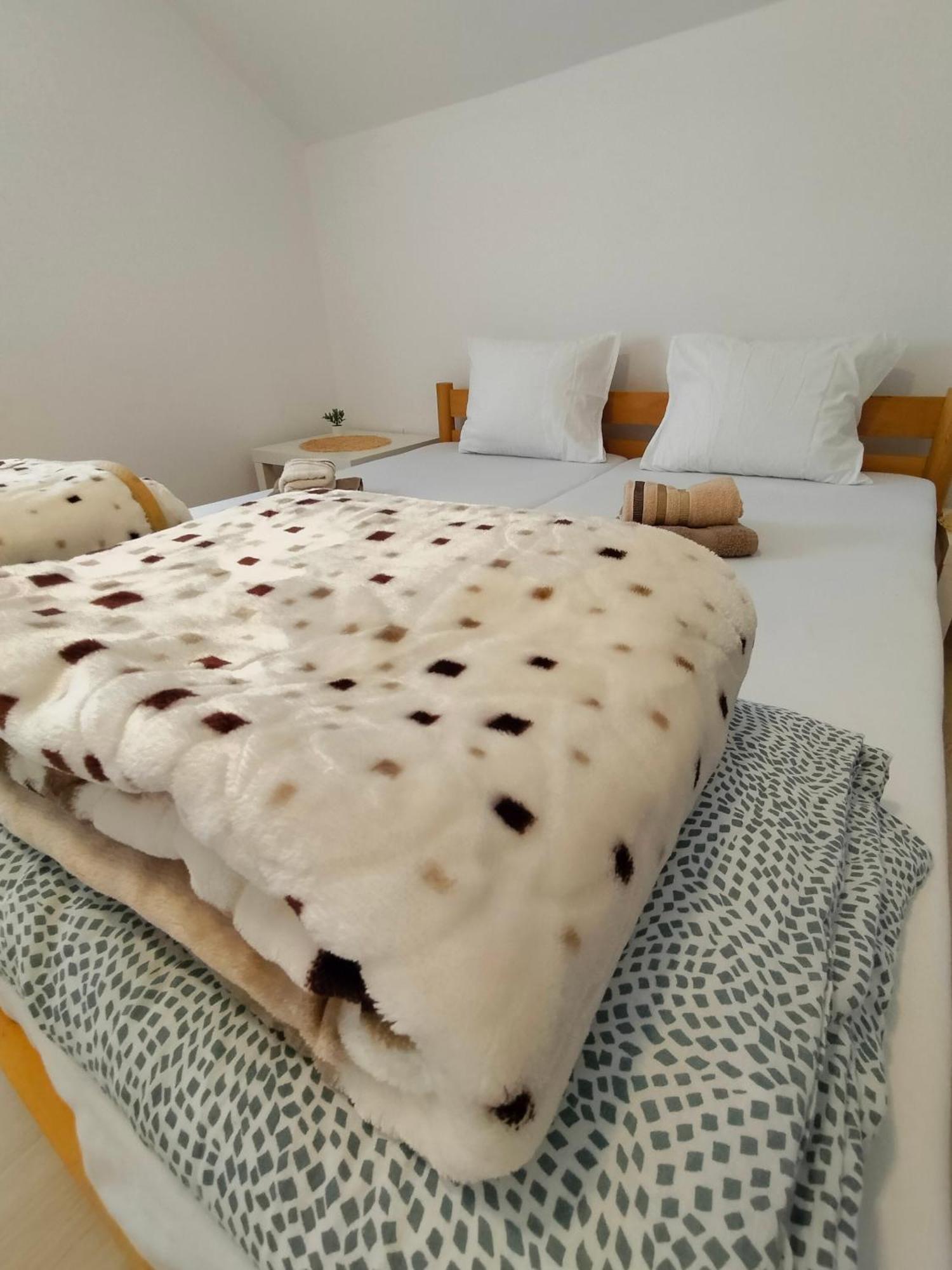 A1 - Airport Belgrade Apartment Екстер'єр фото