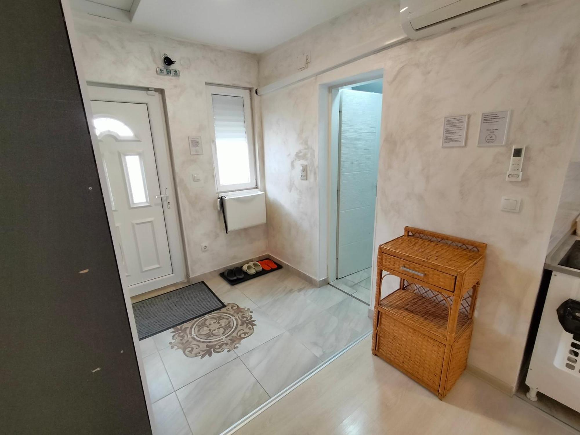 A1 - Airport Belgrade Apartment Екстер'єр фото